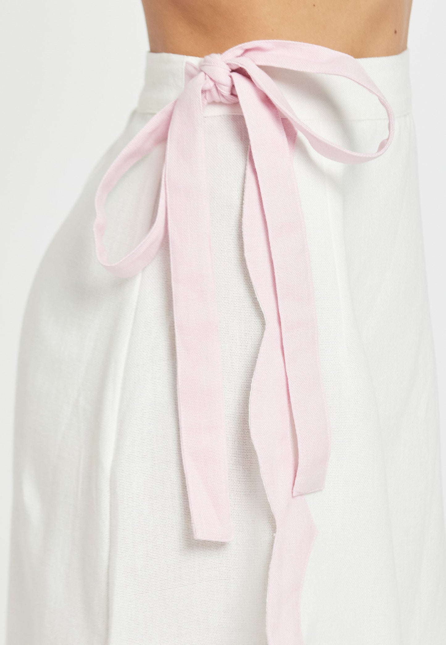 Viantha White Skirt