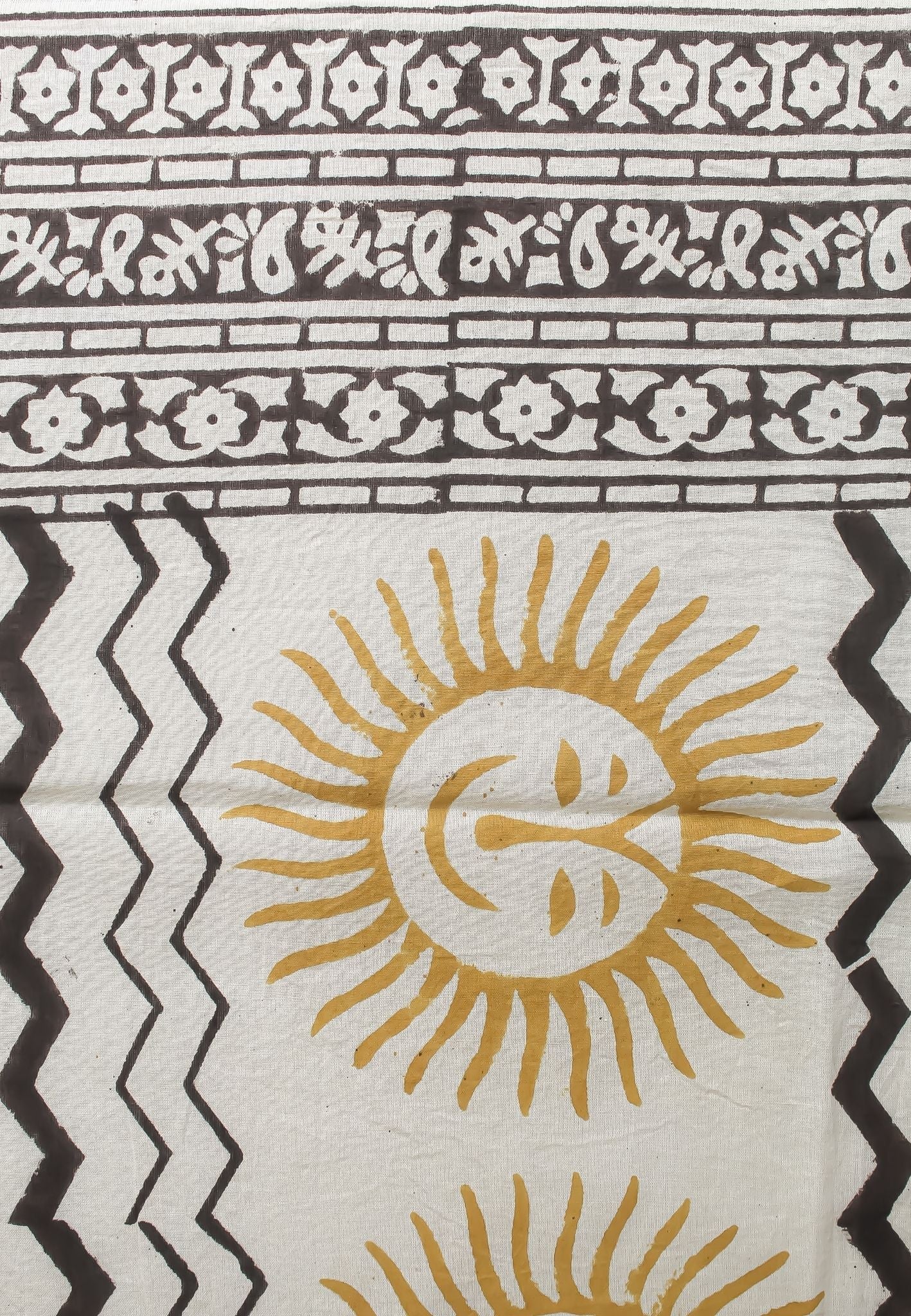 keltainen aurinko boho-mekko Bombay Be Sunset