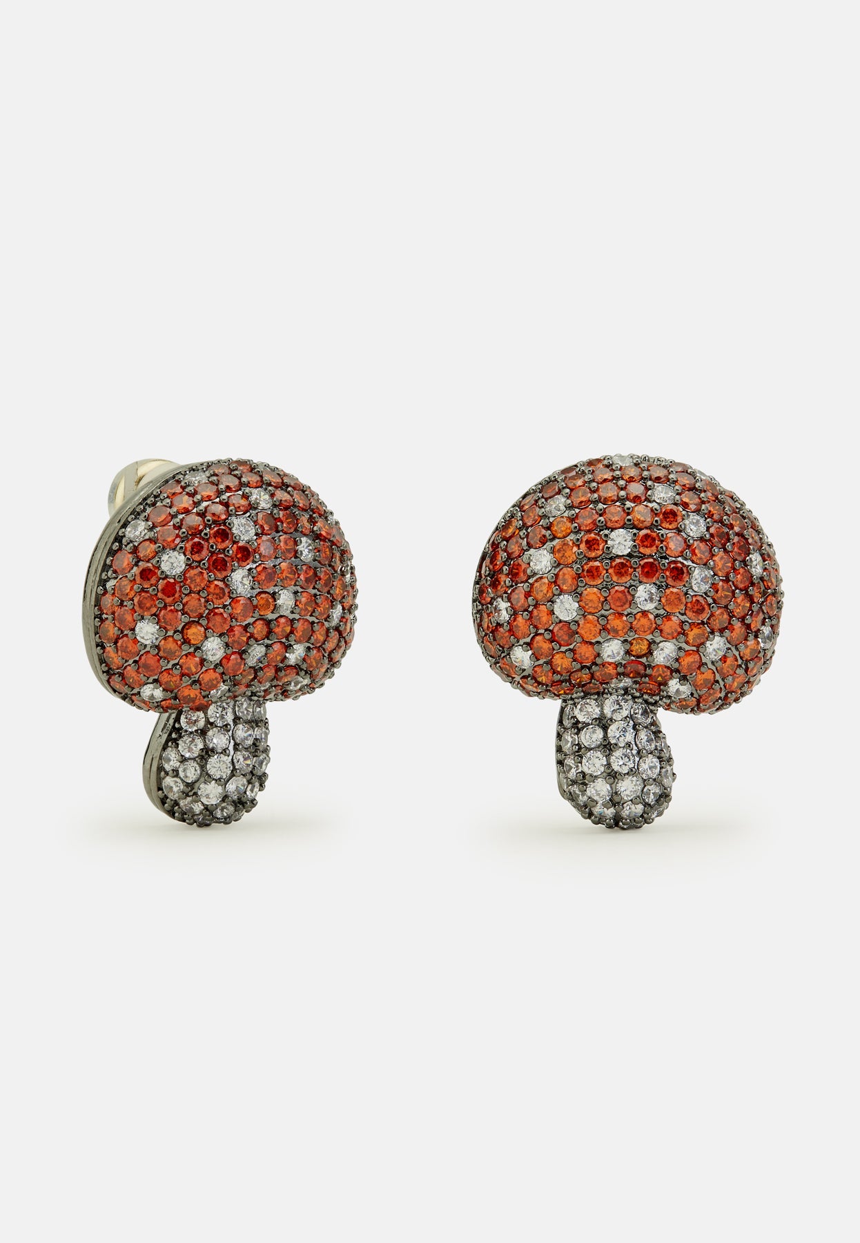 Pendientes de color rojo suave