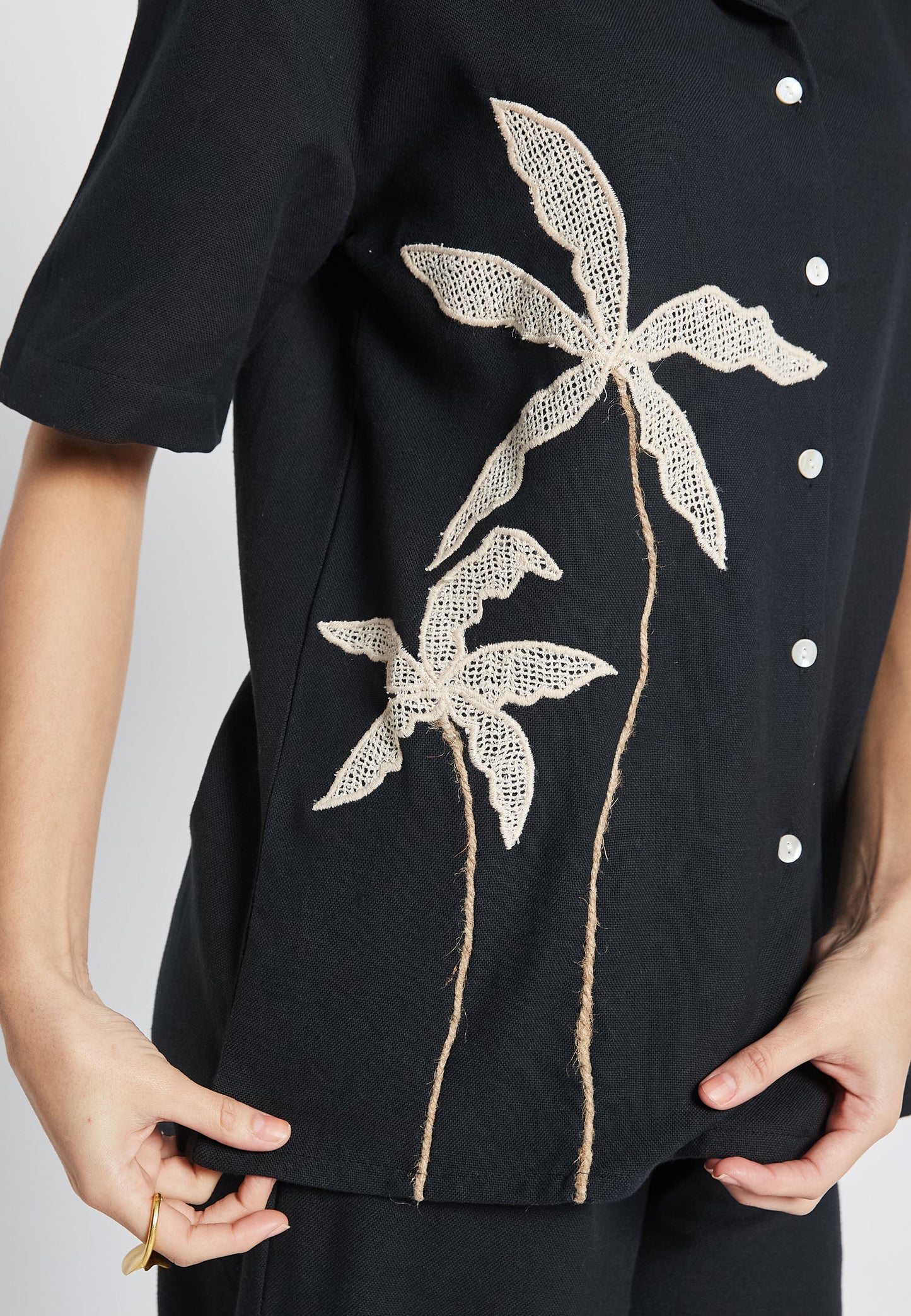 Camicia nera alla deriva