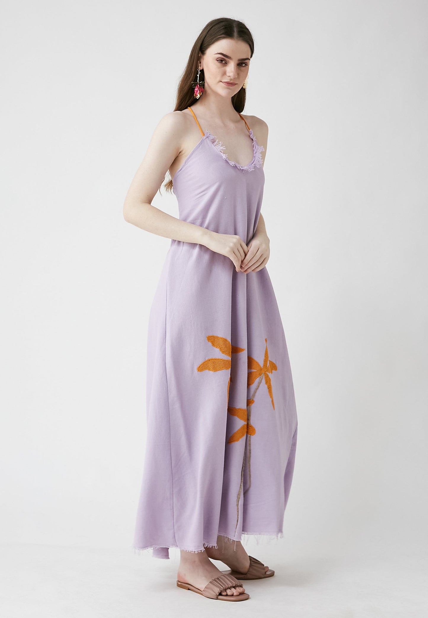 Vestido violeta tropical
