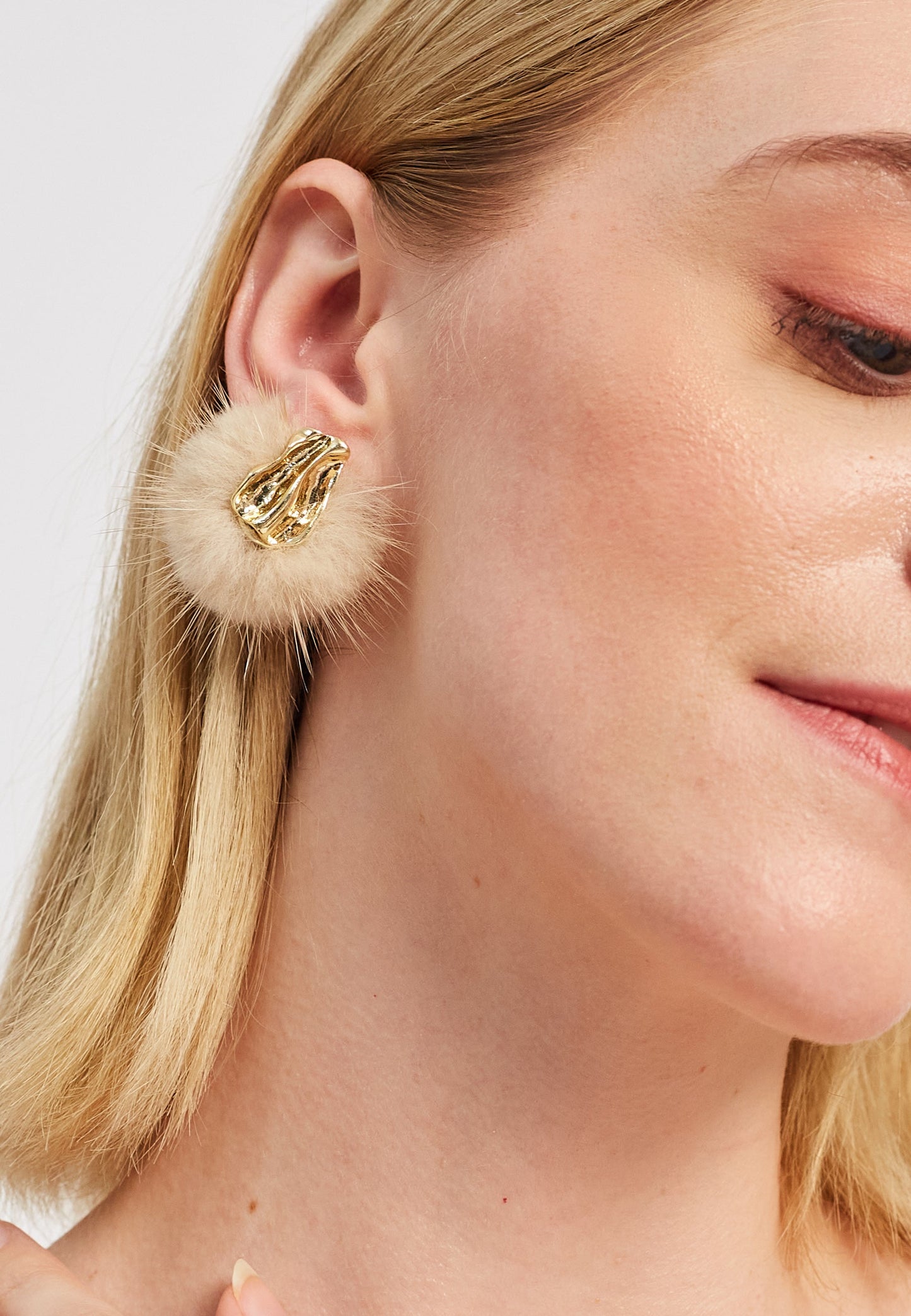Dara Earrings