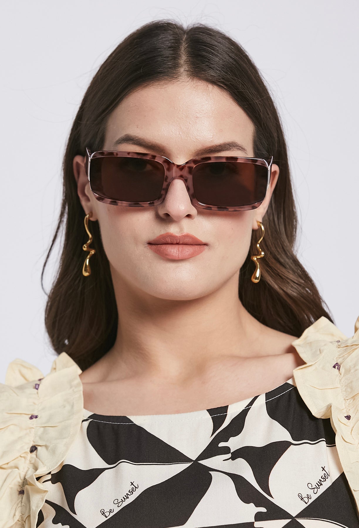 Evania Dark Sunglasses