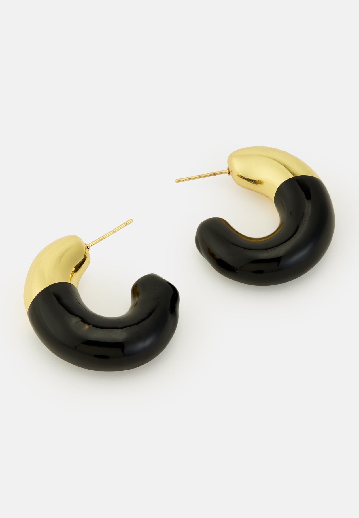 Nara Black Earrings